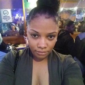 Meet your Posher, Amira